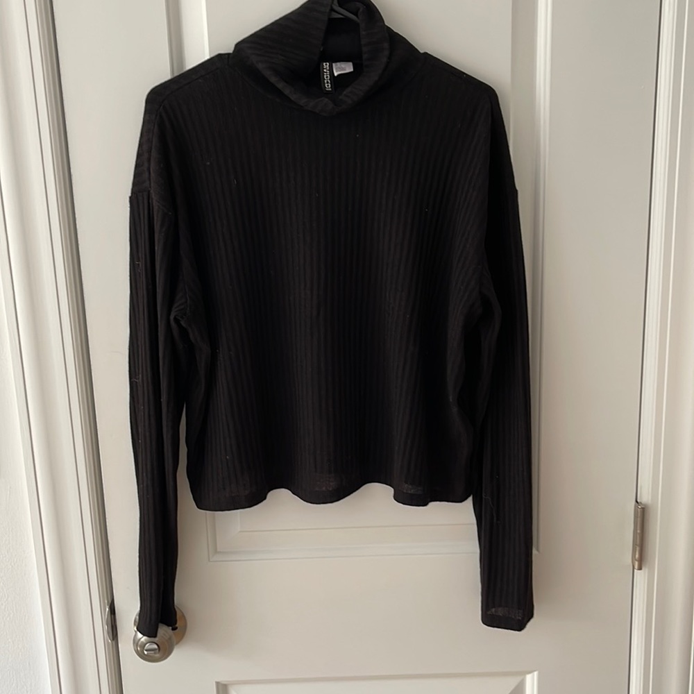 H&M black turtle neck